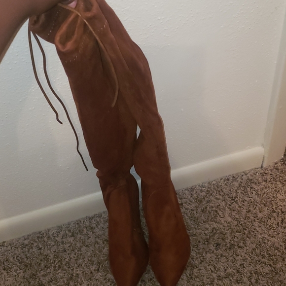 boots - Picture 2 of 4